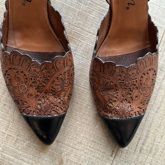 Brighton Fancy Brown & Black Laser Cut Kitten Heel Slingback Shoes Size 8 - Picture 2 of 10